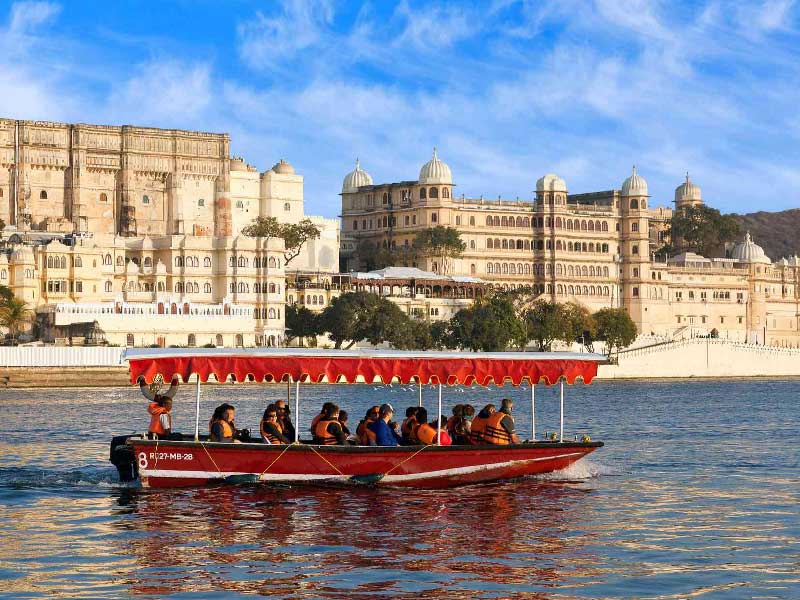 Udaipur Tour by Car and Driver